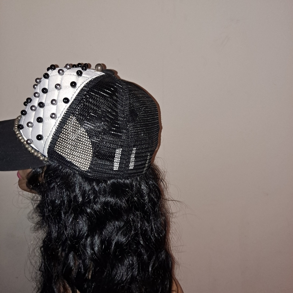 Cap/hat - Picture 2 of 3